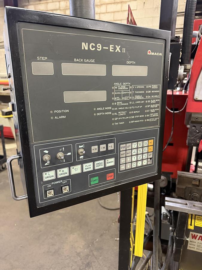 Used 38 TON x 4', AMADA RG-35S, CNC HYDRAULIC PRESS BRAKE