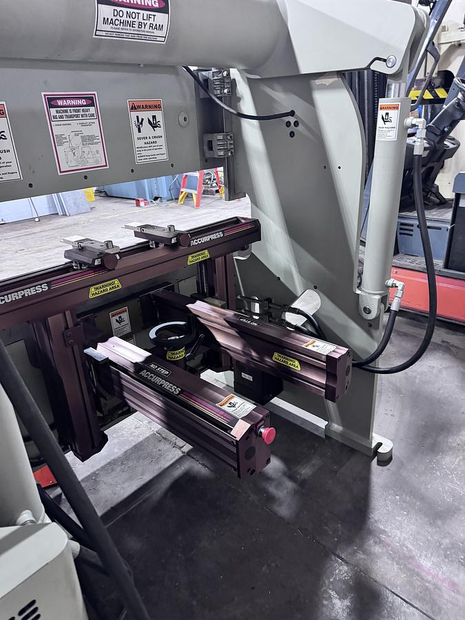 Used 60 TON X 6', ACCURPRESS, MODEL 7606, CNC HYDRAULIC PRESS BRAKE