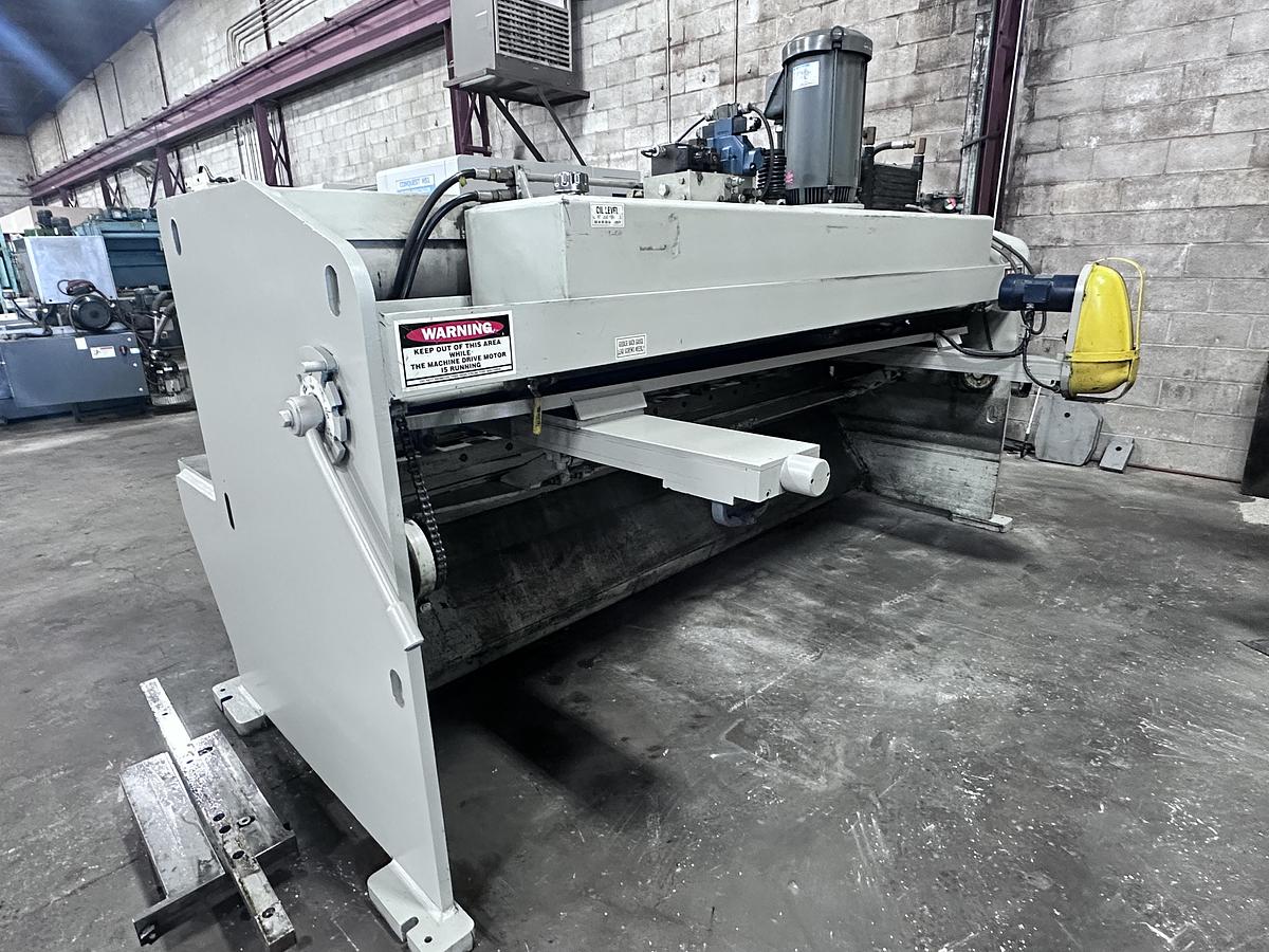 Used ACCURSHEAR 10' X 1/4" HYDRAULIC SHEAR