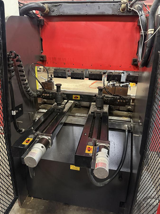 Used 38 TON x 4', AMADA RG-35S, CNC HYDRAULIC PRESS BRAKE