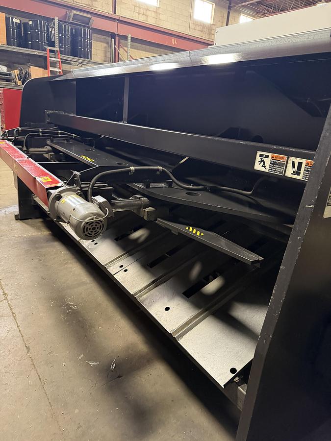 Used AMADA M3060 10' x 1/4" MECHANICAL SHEAR W/ SHEET SUPPORT SYSTEM -2003
