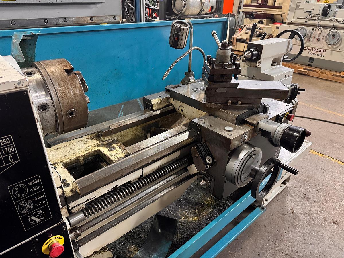 Used 20" X 40" HH ROBERTS TOOLROOM LATHE