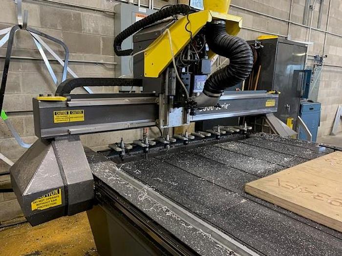 Used 5' X 10' MULTI-CAM, 2006, CNC ROUTER