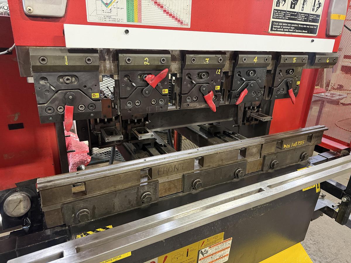 Used 38 TON x 4', AMADA RG-35S, CNC HYDRAULIC PRESS BRAKE