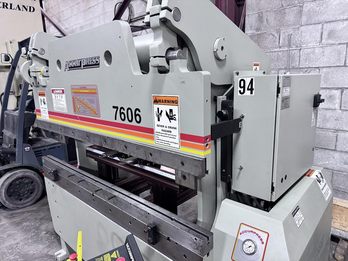 Used 60 TON X 6', ACCURPRESS, MODEL 7606, CNC HYDRAULIC PRESS BRAKE