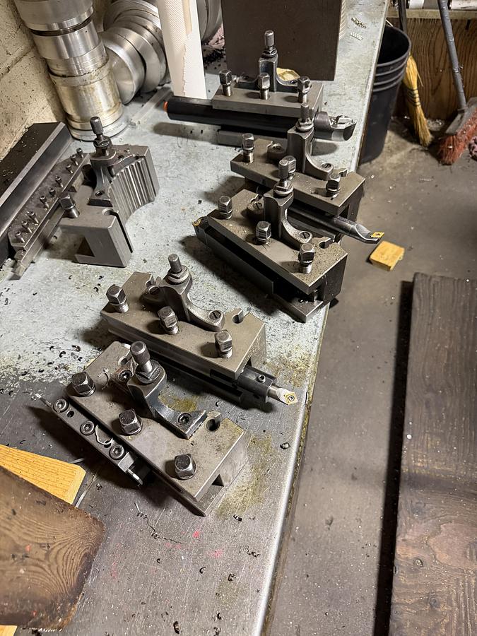 Used 24" x 120" POTISJE MANUAL ENGINE LATHE