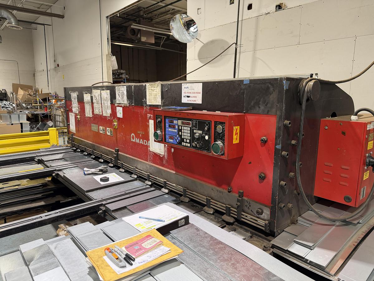 Used AMADA M3060 10' x 1/4" MECHANCICAL SHEAR W/ SHEET SUPPORT SYSTEM