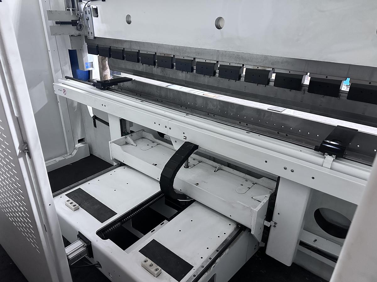 Used 110 TON X 10', TRUMPF, TRUBEND 3100, CNC HYDRAULIC PRESS BRAKE - 2015