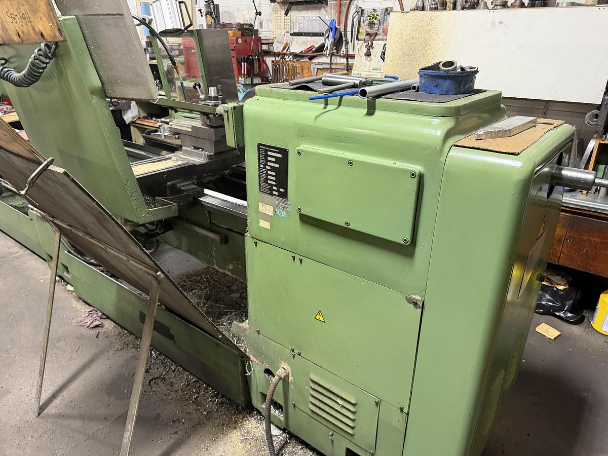 Used 24" x 120" POTISJE MANUAL ENGINE LATHE