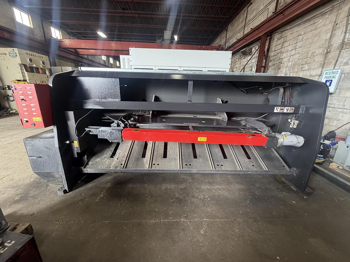 Used AMADA M3060 10' x 1/4" MECHANICAL SHEAR W/ SHEET SUPPORT SYSTEM -2003