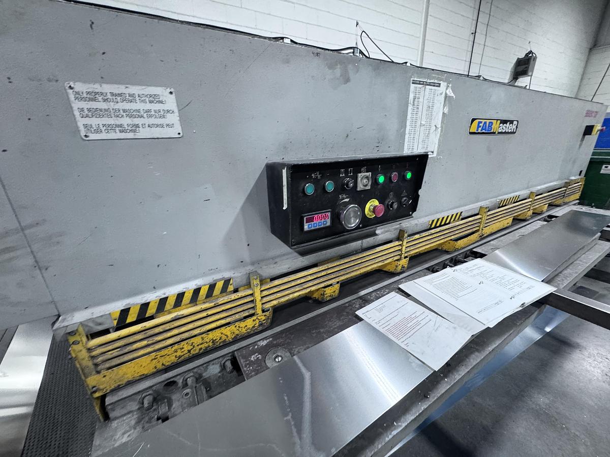 Used 1/4" X 10' FABMASTER HYSDRAULIC SHEAR