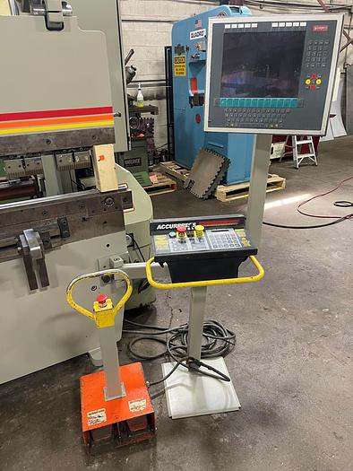 Used 130 TON X 8', ACCURPRESS, 2011, CNC HYDRAULIC PRESS BRAKE