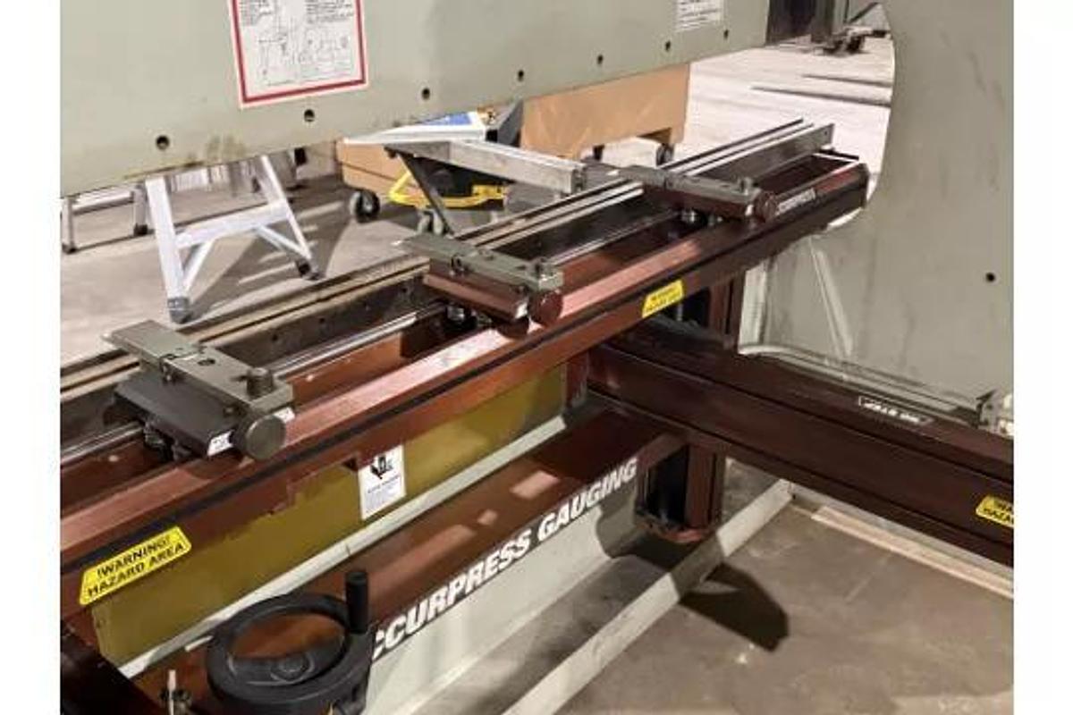 Used 2010 ACCURPRESS 717510, 175 TON, 10' HYDRAULIC PRESS BRAKE
