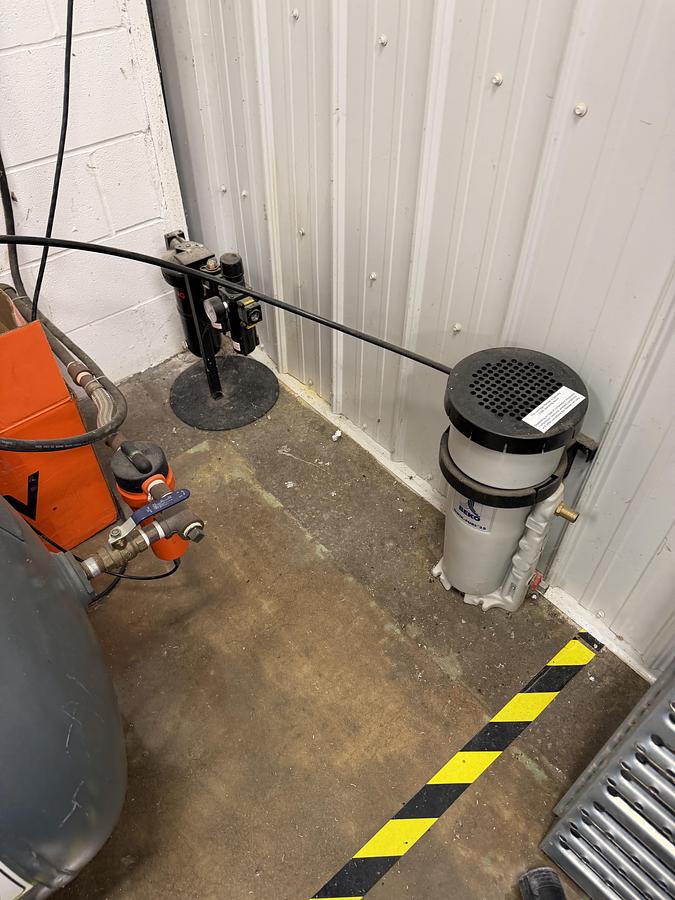 Used 15 HP, DEVAIR, ROTARY SCREW AIR COMPRESSOR - LOW HOURS