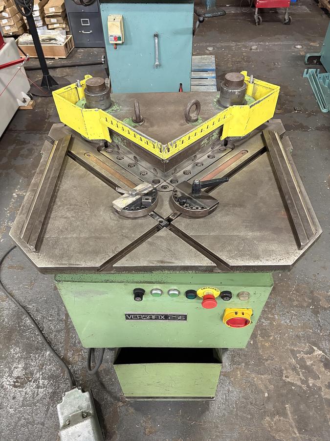 Used 10" x 10", VERSAFIX 256, HYDRAULIC CORNER NOTCHER