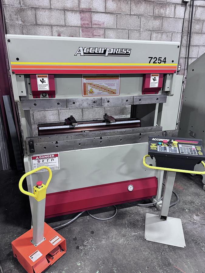 Used 25 TON X 4', ACCURPRESS, MODEL 7254, CNC HYDRAULIC PRESS BRAKE
