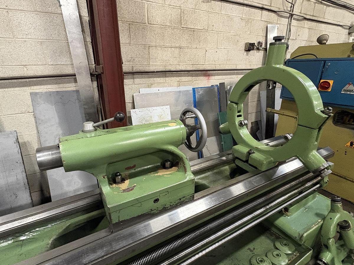 Used 24" x 120" POTISJE MANUAL ENGINE LATHE