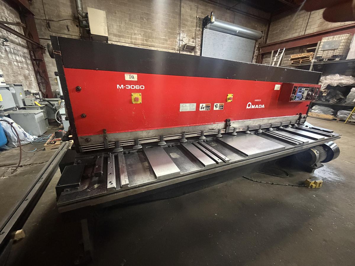 Used AMADA M3060 10' x 1/4" MECHANICAL SHEAR W/ SHEET SUPPORT SYSTEM -2003
