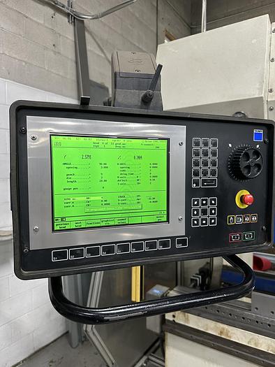 Used TRUMPF 187 TON CNC PRESS BRAKE , MODEL V170