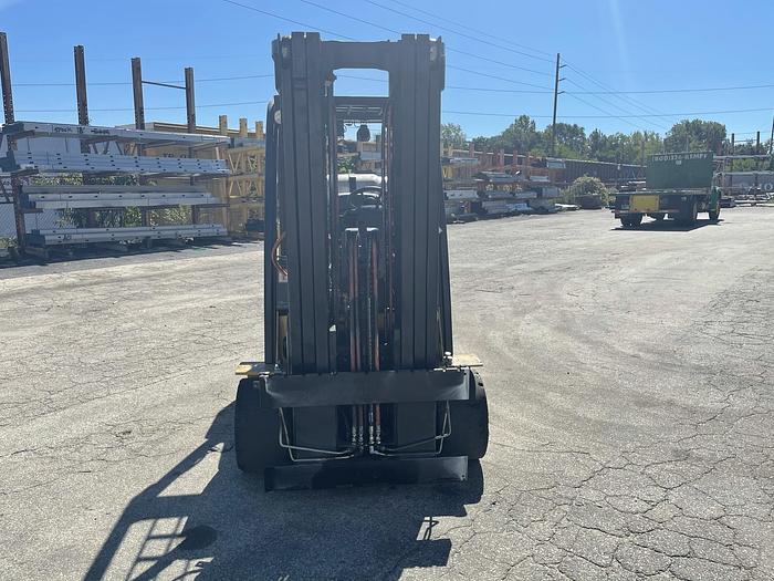 Used 12,000 POUND YALE FORKLIFT W/ OPTION FOR ROLL CLAMP