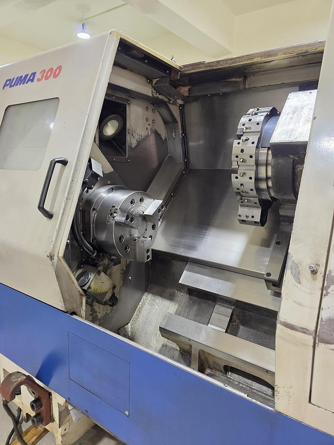 Used 2006 Doosan Puma 300C CNC Lathe
