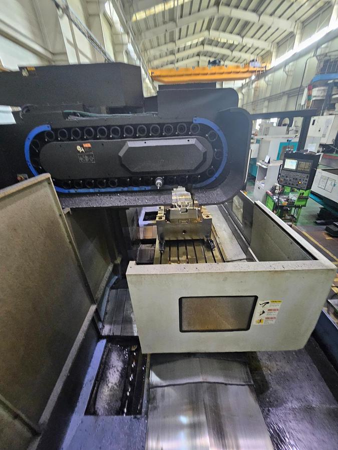 Used 2010 Doosan VM960 Vertical Machining Centre (VMC)
