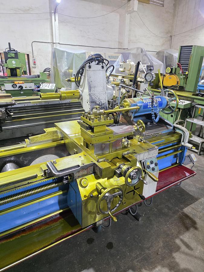Used TOS SU 80 x 2000 Conventional Lathe