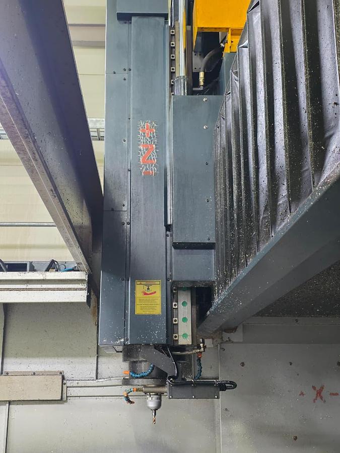 Used 2010 Pinnacle DV-2842 Double Column Vertical Machining Centre DCM VMC