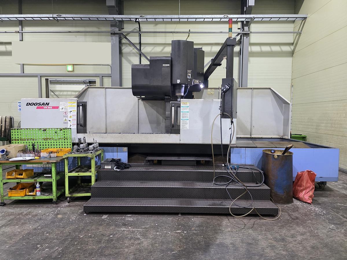 Used 2010 Doosan VM960 Vertical Machining Centre (VMC)