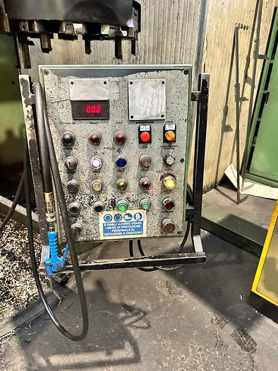 Used Utita TV-1500CN CNC VTL