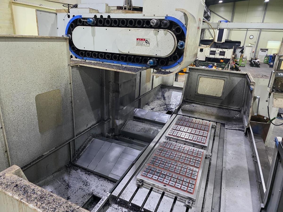 Used 2006 Doosan VM925 Vertical Machining Centre (VMC)