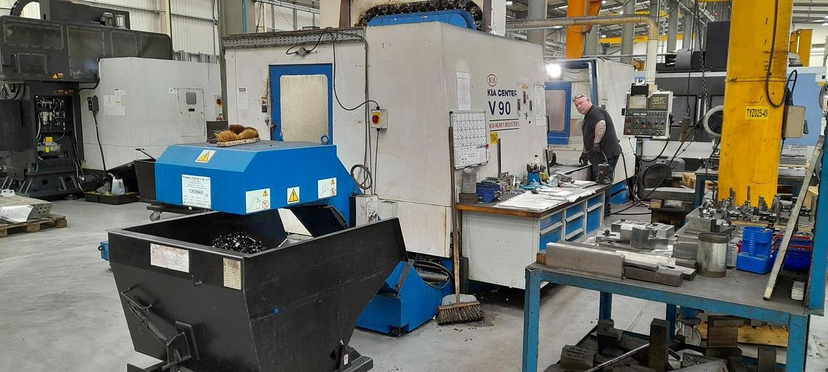 Used Kia V90 Vertical Machining Centre (VMC)