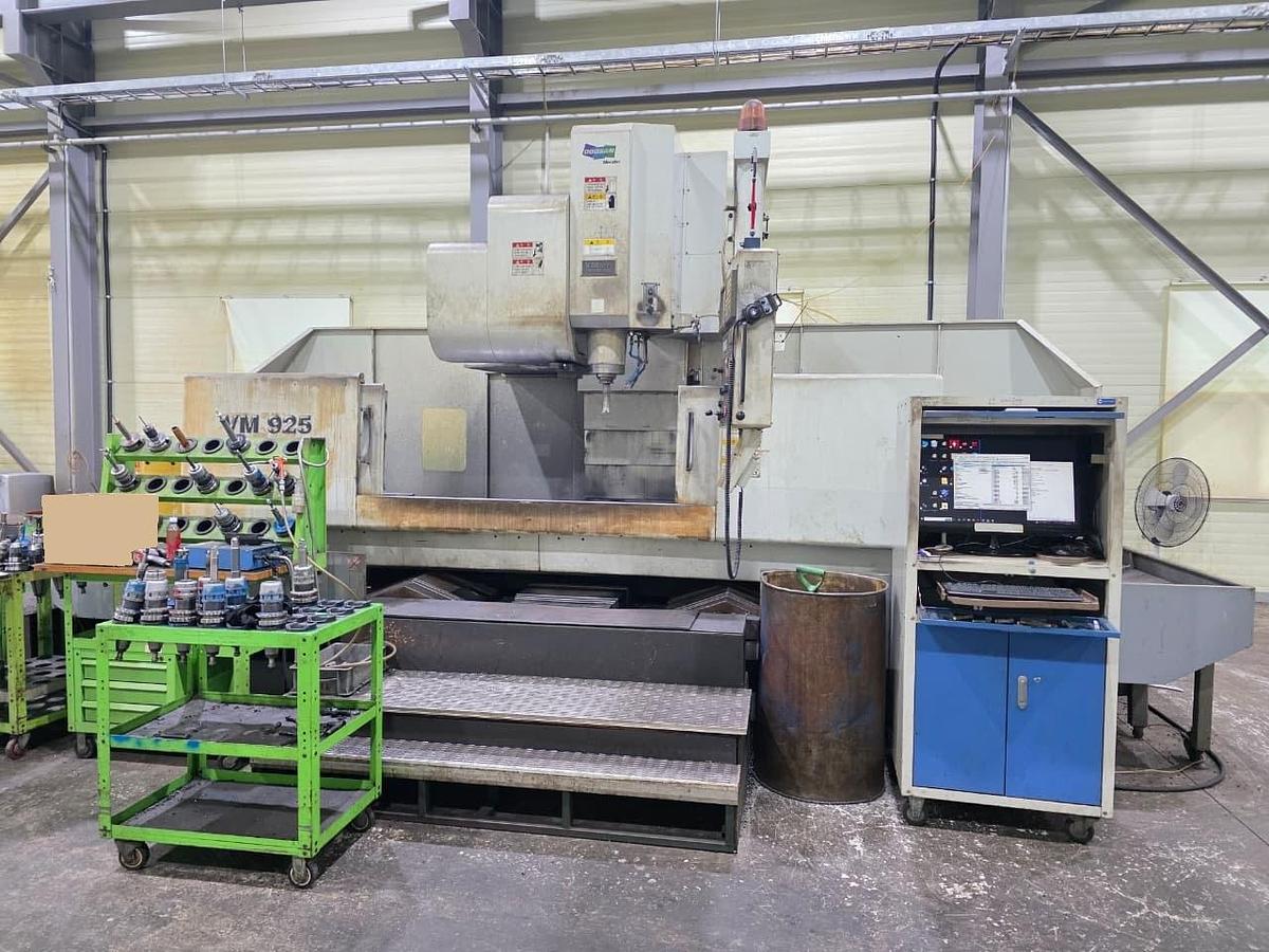 Used 2006 Doosan VM925 Vertical Machining Centre (VMC)