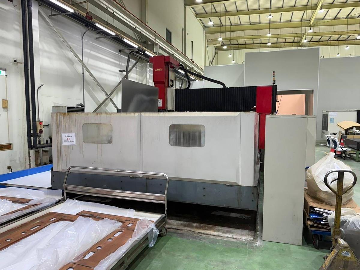Used 2006 Awea LP4033 Double Column Vertical Machining Centre DCM VMC