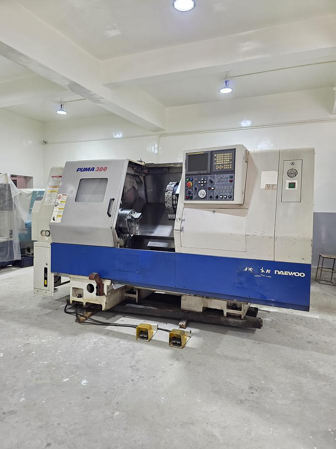 Used 2006 Doosan Puma 300C CNC Lathe
