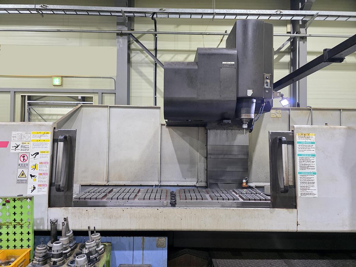 Used 2010 Doosan VM960 Vertical Machining Centre (VMC)