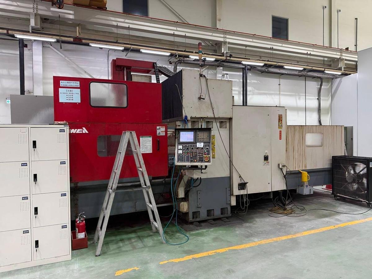 Used 2006 Awea LP4033 Double Column Vertical Machining Centre DCM VMC