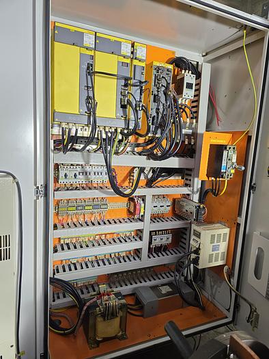 Used 2005 Doosan Puma 240LC CNC Lathe