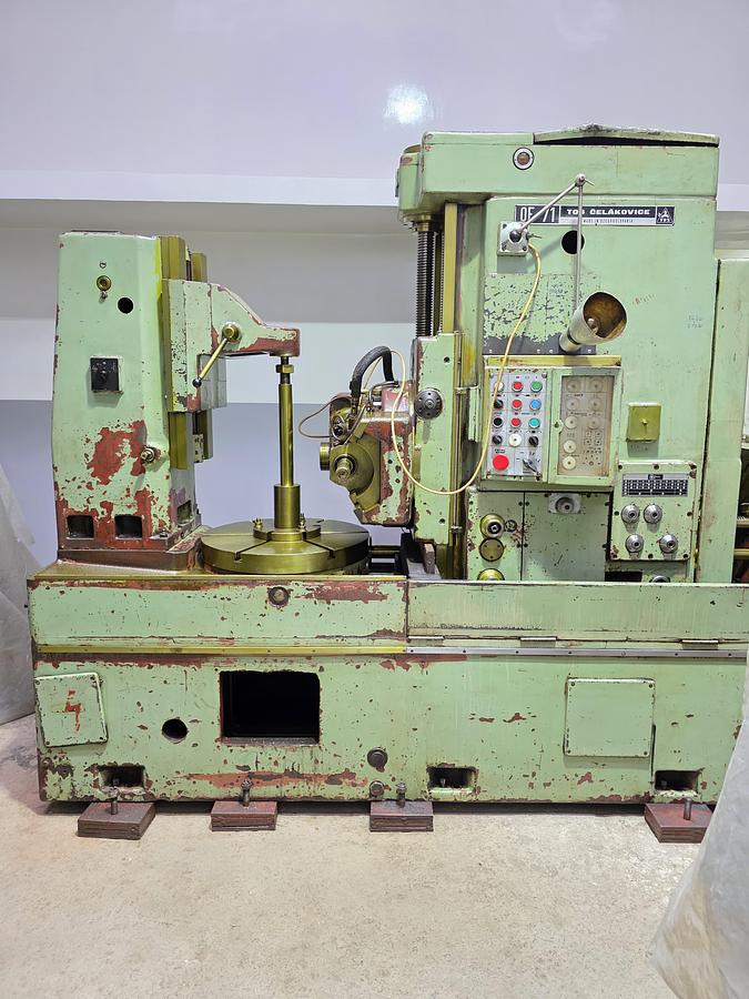 Used TOS OF71 Gear Hobbing Machine