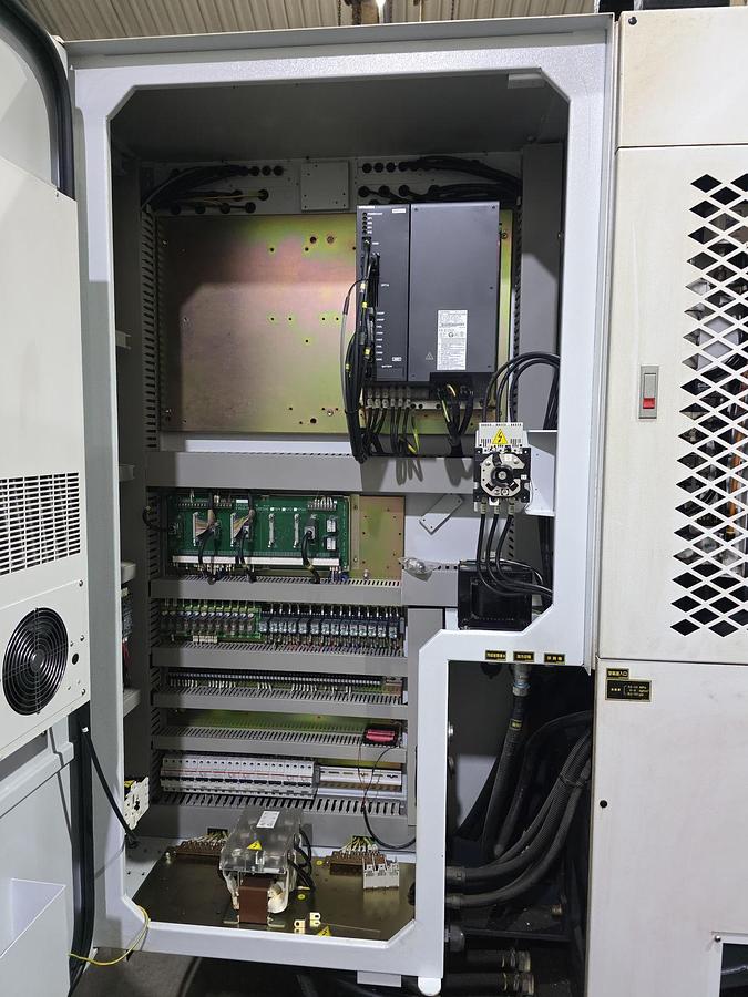 Used 2014 Feeler VMP 50A Vertical Machining Centre