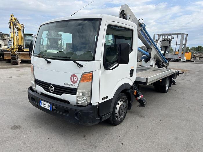 Usato 2011 NISSAN CABSTAR CON PIATTAFORMA MULTITEL HX 195