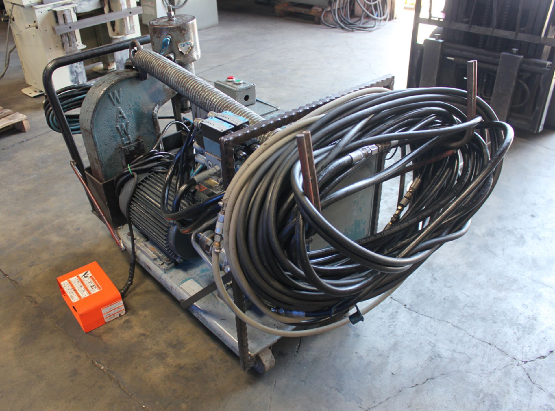 Used Whitney Hydraulic Type Portable Punch Press 70 Ton 5916 f...