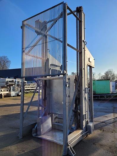 Used Wywrotnica skrzynio-palet z bunkrem zasypowym firma "Dodman"