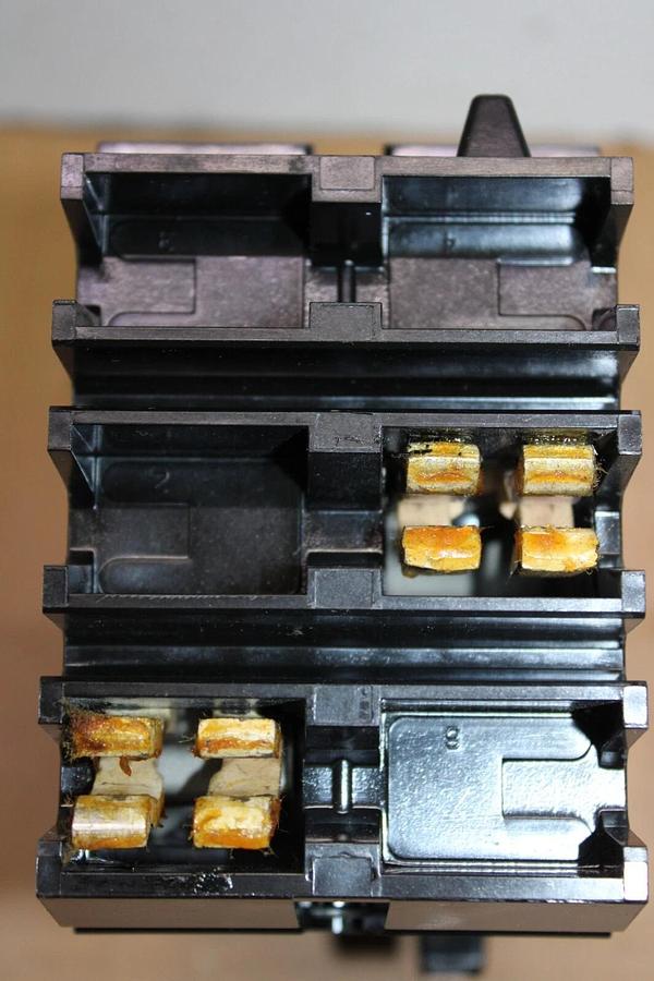 Used SCHNEIDER POWERPACT I-LINE BREAKER QGA222001 200 AMP 240 VAC 2-POLE