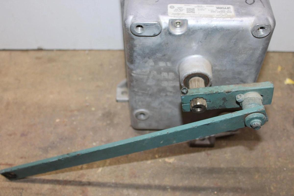 Used YORK HVAC MOTOR ACTUATOR 025-29657-002 0.95 AMP 120 VOLT 50 WATT 50/60 HZ