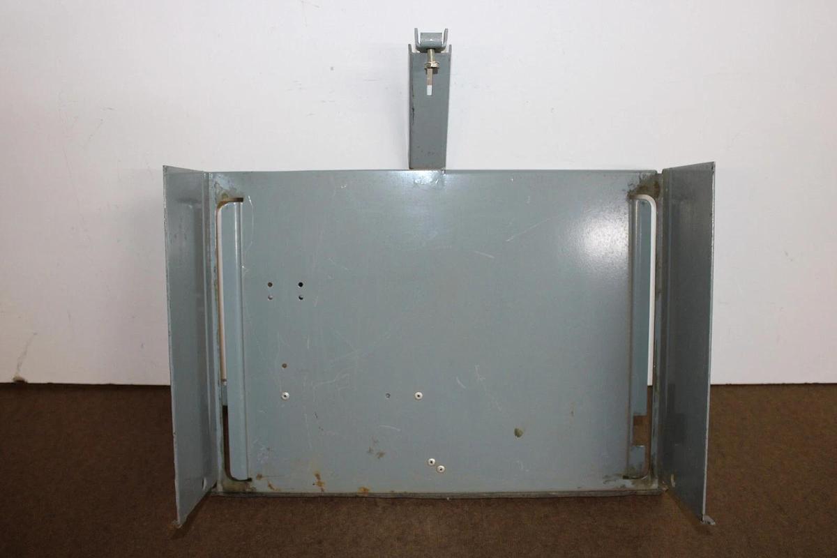 Used SQUARE D MCC MOTOR CONTROL BUCKET SHELF MODEL 5 PAN DIVIDER MIDSHELF