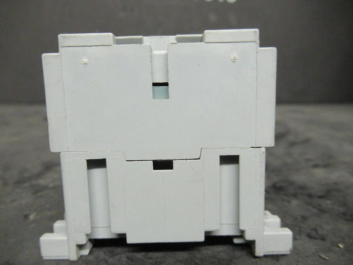 Used ALLEN BRADLEY CONTACTOR 700DC-M310* SER. A 600 VAC 5 AMP 20 HP 24 VDC COIL