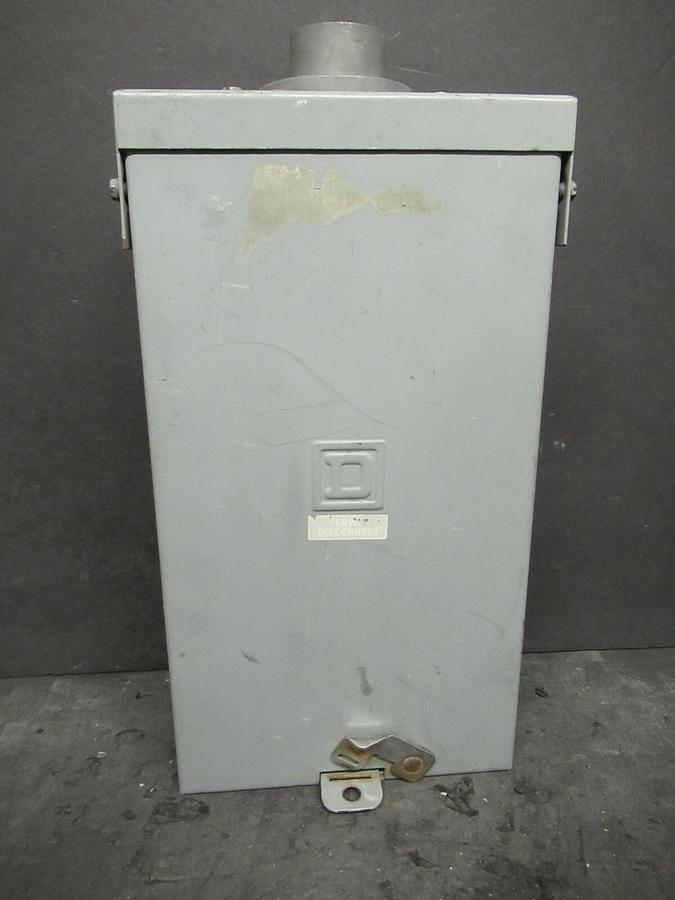 Used SQUARE D CIRCUIT BREAKER ENCLOSURE NEMA 3R 100 A MAX 120 / 240 V 1 PH QO2100NRB
