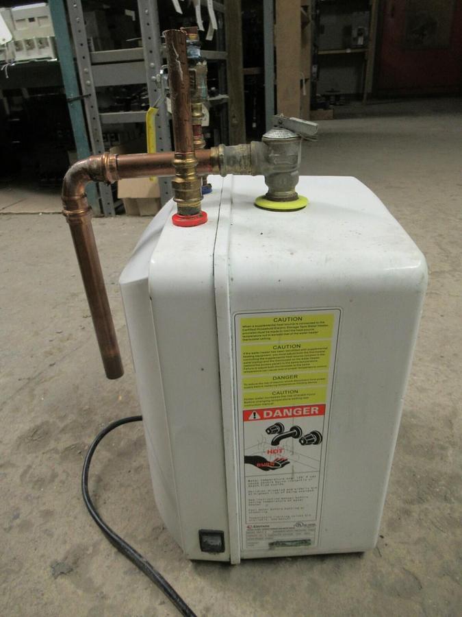 Used EEMAX EMT2.5 STORAGE TANK WATER HEATER 150 PSI 2.5 GALLON 1440 WATT 120 VAC