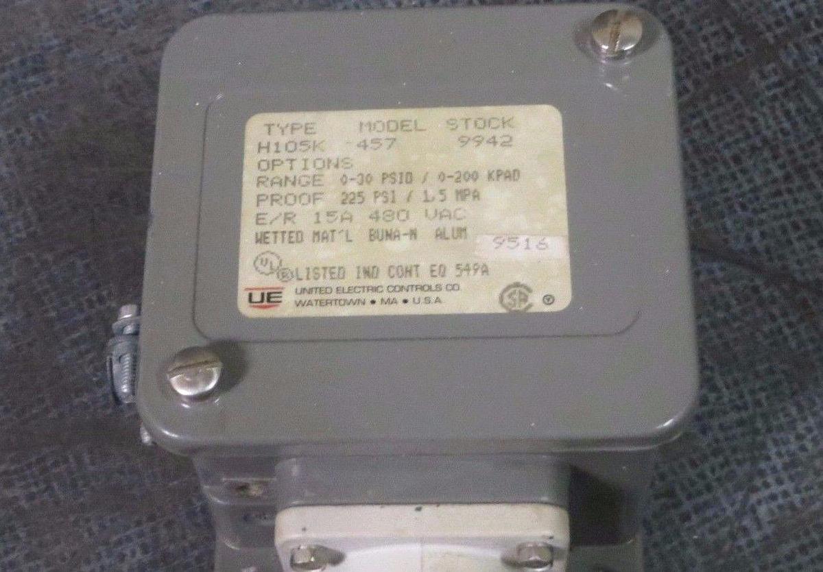 UNITED ELECTRIC NEMA 4X DIFFERENTIAL PRESSURE SWITCH H105K-457-9942 0-30 PSID